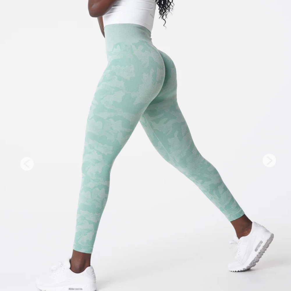 NVGTN Sage Green Camo Seamless Leggings